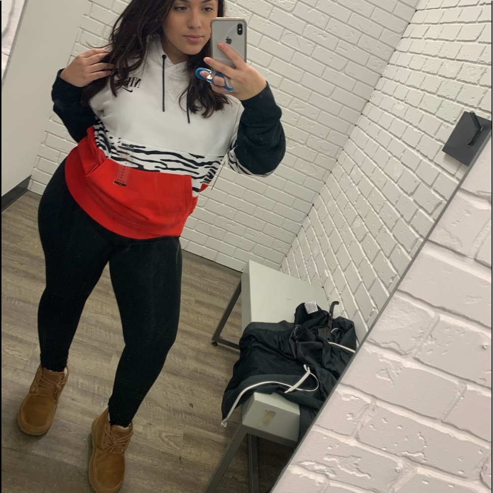 women’s nike hoodie